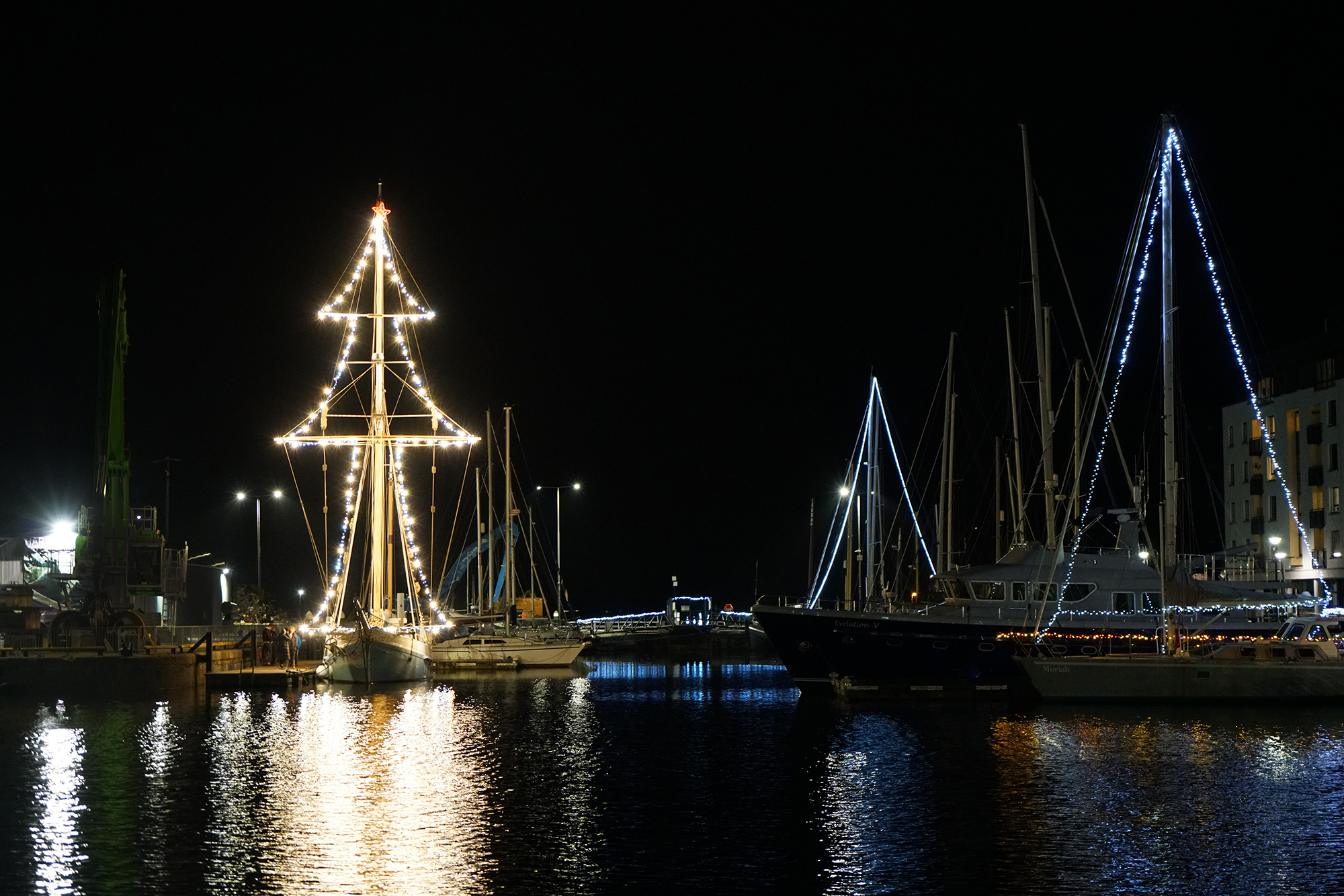 christmas tree, ishka, spring water, ishka spring water, galway docks, galway city, switching on of christmas lights, ilen, gary MacMahon, Mike Sutton, Brian Sheridan, Harbour master, sustainable, port of galway,